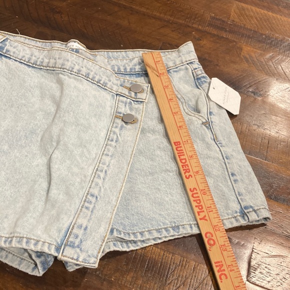 NWT Altar’d State light wash denim wrap skort M - Picture 7 of 9